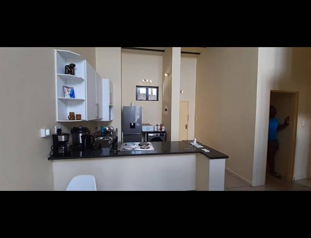 2 BEDROOM APARTMENT FOR SALE IN ROOIHUISKRAAL NORTH